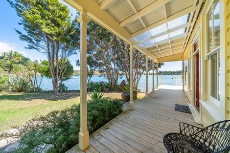 Photo of property in 55 Paremata Road, Paremata, Porirua, 5024