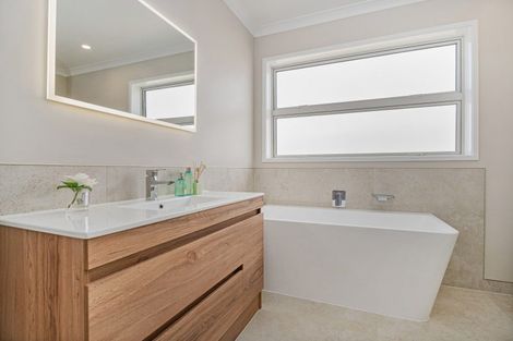 Photo of property in 5 Onerere Drive, Whitianga, 3510