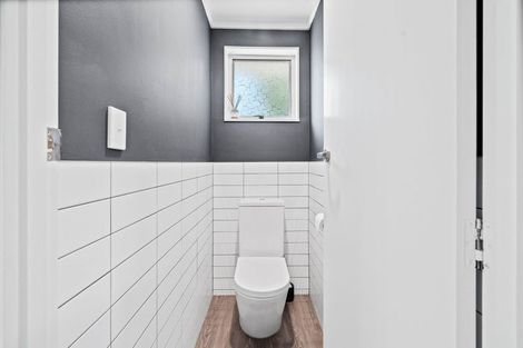 Photo of property in 37 Oakley Crescent, Hornby, Christchurch, 8042