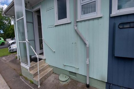 Photo of property in 1/3 Taikata Road, Te Atatu Peninsula, Auckland, 0610