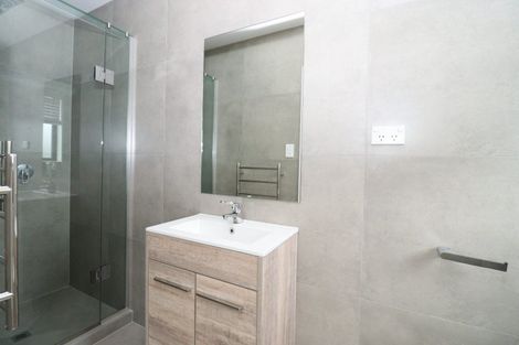 Photo of property in 13b Crestview Rise, Papakura, 2110