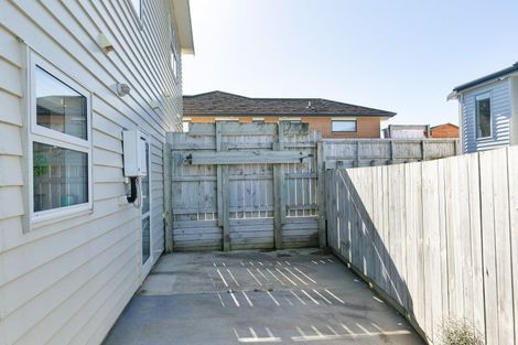Photo of property in 194 Mark Avenue, Grenada Village, Wellington, 6037