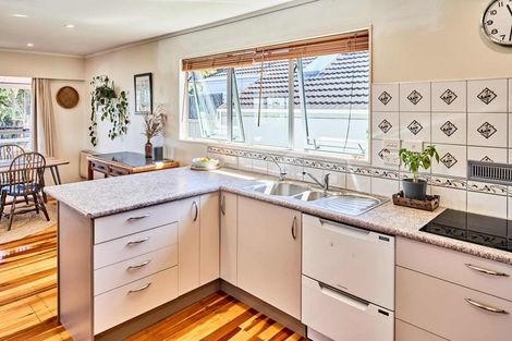 Photo of property in 18 Gordon Road, Plimmerton, Porirua, 5026