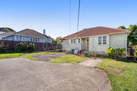 Photo of property in 81 Onewa Road, Northcote, Auckland, 0627