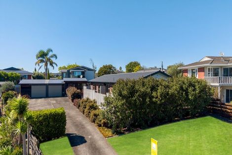 Photo of property in 6 Fielding Crescent, Farm Cove, Auckland, 2012