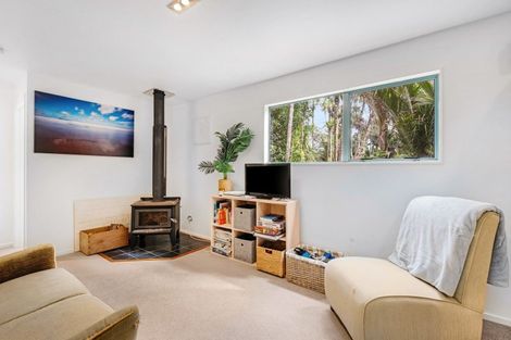 Photo of property in 96 Motutara Road, Muriwai, Waimauku, 0881