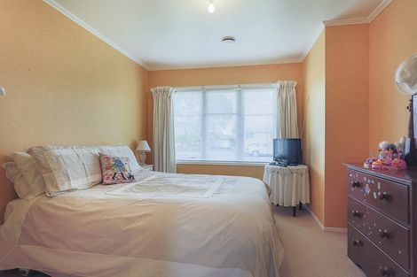 Photo of property in 64 Taikata Road, Te Atatu Peninsula, Auckland, 0610