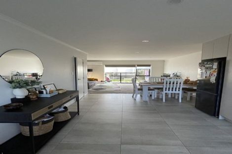 Photo of property in 252b Porchester Road, Takanini, 2112