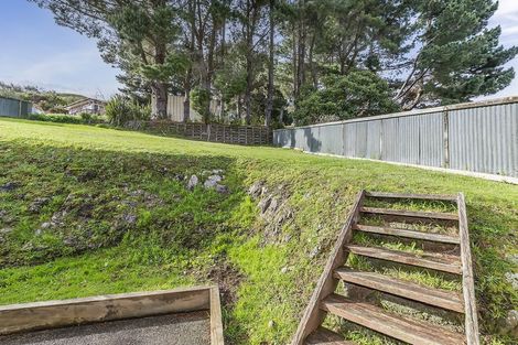 Photo of property in 74 Arahura Crescent, Waitangirua, Porirua, 5024