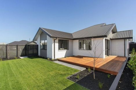 Photo of property in 6 Earl Way, Amberley, 7410