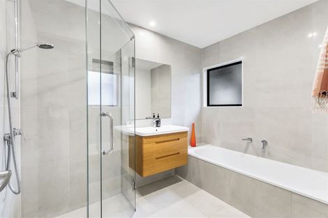 Photo of property in 1/3 Corunna Road, Milford, Auckland, 0620
