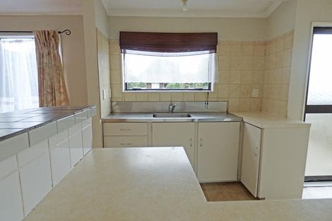Photo of property in 8 Woodside Road, Massey, Auckland, 0614