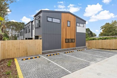 Photo of property in 2/58 Waipani Road, Te Atatu Peninsula, Auckland, 0610