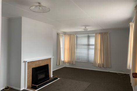 Photo of property in 35 Cameron Crescent, Masterton, 5810