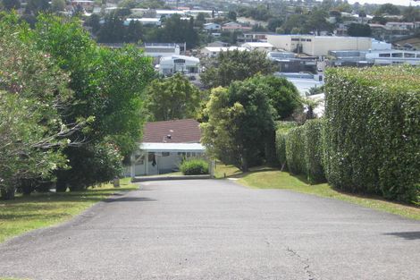 Photo of property in 7243/231 Wairau Road, Totara Vale, Auckland, 0627