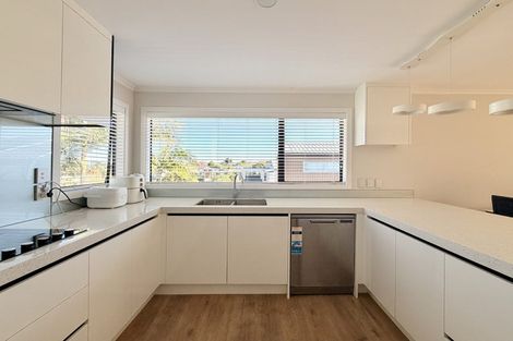 Photo of property in 7 Sheralee Place, Bucklands Beach, Auckland, 2014