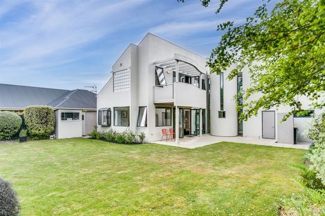 Photo of property in 24 Huntingdon Place, Avonhead, Christchurch, 8042
