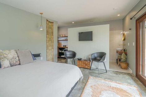 Photo of property in 19 Victoria Street, Coromandel, 3506