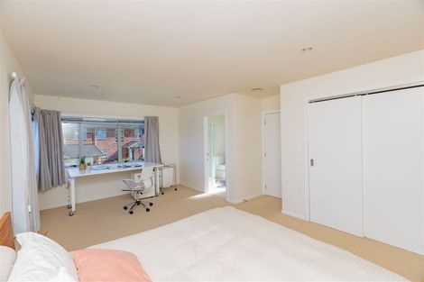 Photo of property in 27 Tamworth Crescent, Newlands, Wellington, 6037