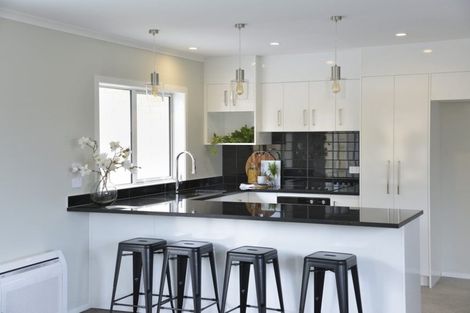 Photo of property in 60 Feist Street, Carterton, 5713