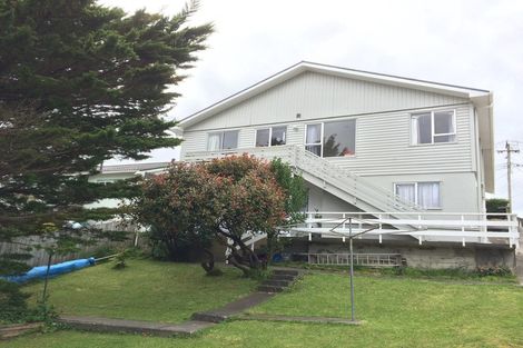 Photo of property in 11 Retter Street, Paparangi, Wellington, 6037
