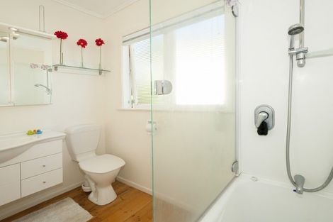 Photo of property in 2 Volkner Grove, Waterloo, Lower Hutt, 5011