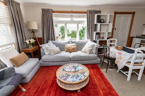 Photo of property in 117 Severn Street, Island Bay, Wellington, 6023