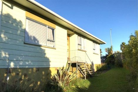 Photo of property in 15 Balwyn Place, Clendon Park, Auckland, 2103