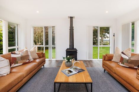 Photo of property in 35 Oram Drive, Turitea, Palmerston North, 4472