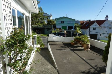 Photo of property in 29 Grove Road, Kelburn, Wellington, 6012