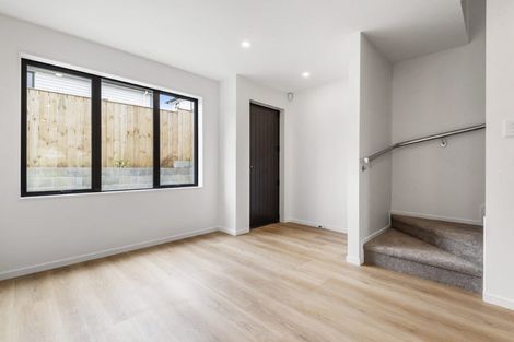 Photo of property in 94 Godley Road, Green Bay, Auckland, 0604