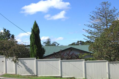 Photo of property in 8/25 Stanley Road, Stanley Point, Auckland, 0624