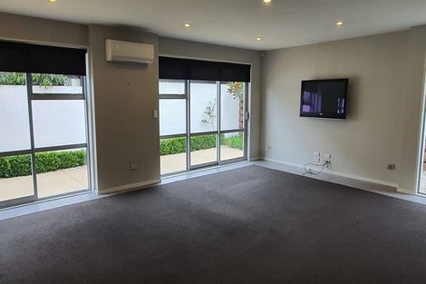 Photo of property in 142a Holly Road, St Albans, Christchurch, 8014