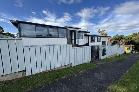 Photo of property in 158 Akaroa Drive, Maupuia, Wellington, 6022