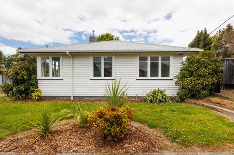 Photo of property in 2 Stoke Place, Awapuni, Palmerston North, 4412