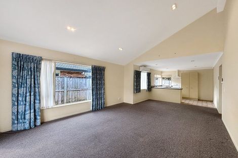 Photo of property in Miramar Villas, 4/3 Byron Street, Miramar, Wellington, 6022