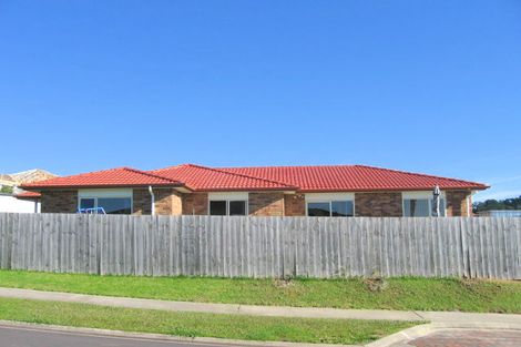 Photo of property in 48 Highfields Terrace, Henderson, Auckland, 0612