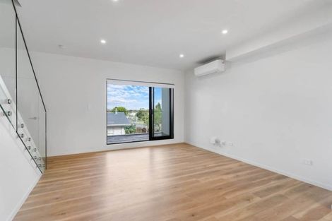 Photo of property in 523b Pakuranga Road, Howick, Auckland, 2010