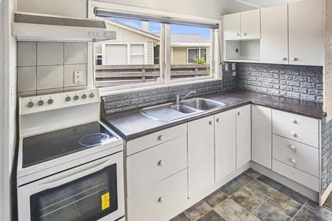 Photo of property in 22 Larne Avenue, Pakuranga Heights, Auckland, 2010