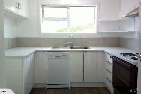 Photo of property in 1/43 Edgecombe Street, Newlands, Wellington, 6037