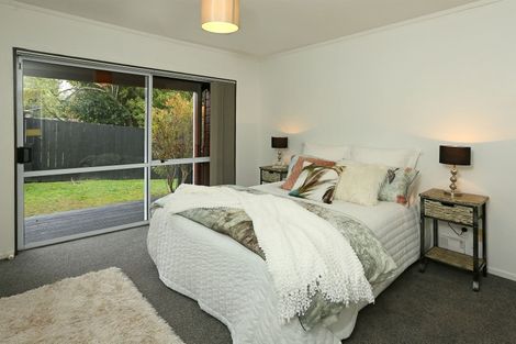 Photo of property in 2/37 Rhinevale Close, Henderson, Auckland, 0612