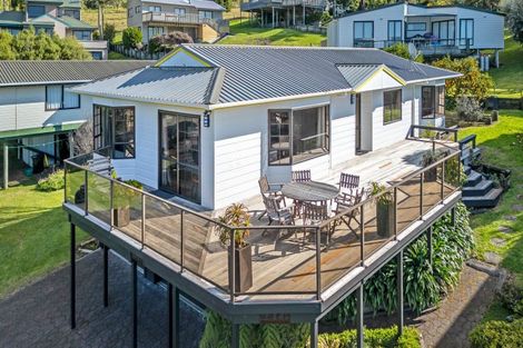 Photo of property in 216 Russell Bruce Place, Onemana, Whangamata, 3691