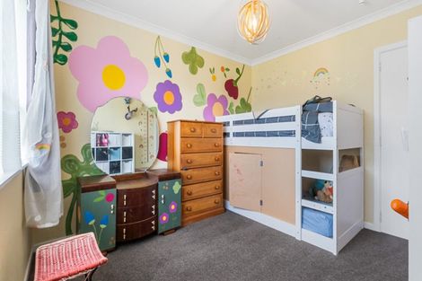 Photo of property in 4 Sequoia Place, Maoribank, Upper Hutt, 5018