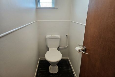 Photo of property in 30 Hatherlow Street, Glenfield, Auckland, 0629