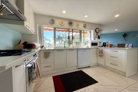 Photo of property in 164 Millhouse Drive, Golflands, Auckland, 2013