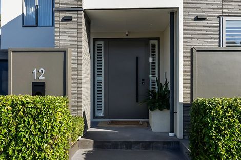 Photo of property in 12 Autere Street, Strandon, New Plymouth, 4312