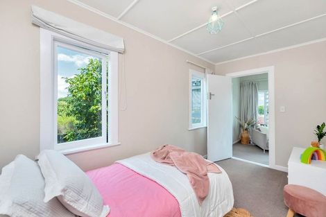Photo of property in 15 Awaroa Road, Helensville, 0800
