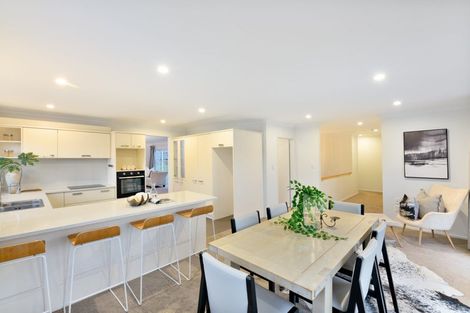 Photo of property in 14 Belleaire Court, West Harbour, Auckland, 0618