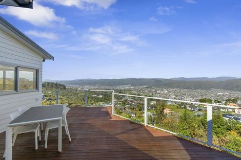 Photo of property in 34 Arahiwi Grove, Tirohanga, Lower Hutt, 5010