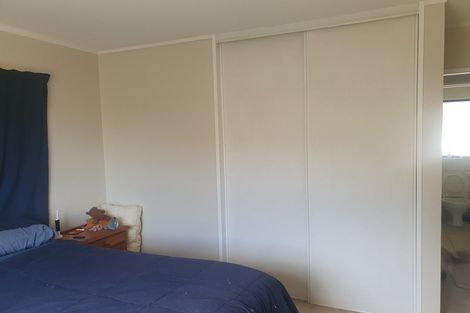 Photo of property in 1/20 Barbados Drive, Unsworth Heights, Auckland, 0632